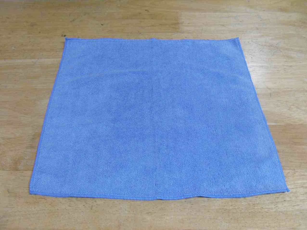 耐用的浅蓝色清洁毛巾